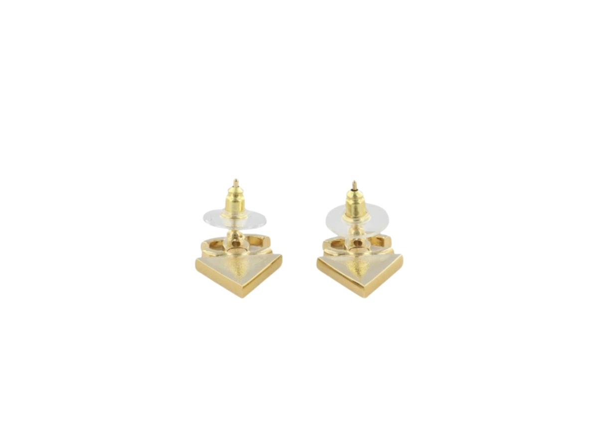 https://d2cva83hdk3bwc.cloudfront.net/abd552-b16789-ny397-chanel-earrings-in-gold-metal-with-gold-hardware-3.jpg