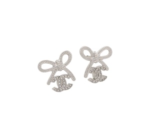 Buy Chanel Earrings Silver at Sasom – Authentic and Ready to Ship