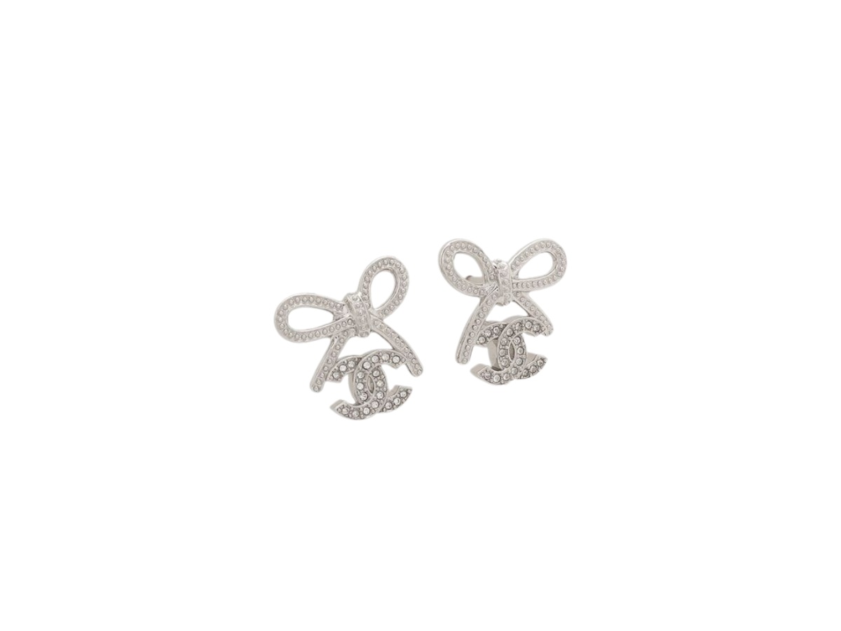 https://d2cva83hdk3bwc.cloudfront.net/abg601b22434u4563-chanel-earrings-silver-1.jpg