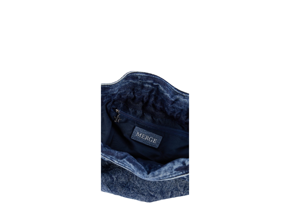 https://d2cva83hdk3bwc.cloudfront.net/ac01-0326-325-0-merge-a-day-bag-mini-denim-fade-4.jpg