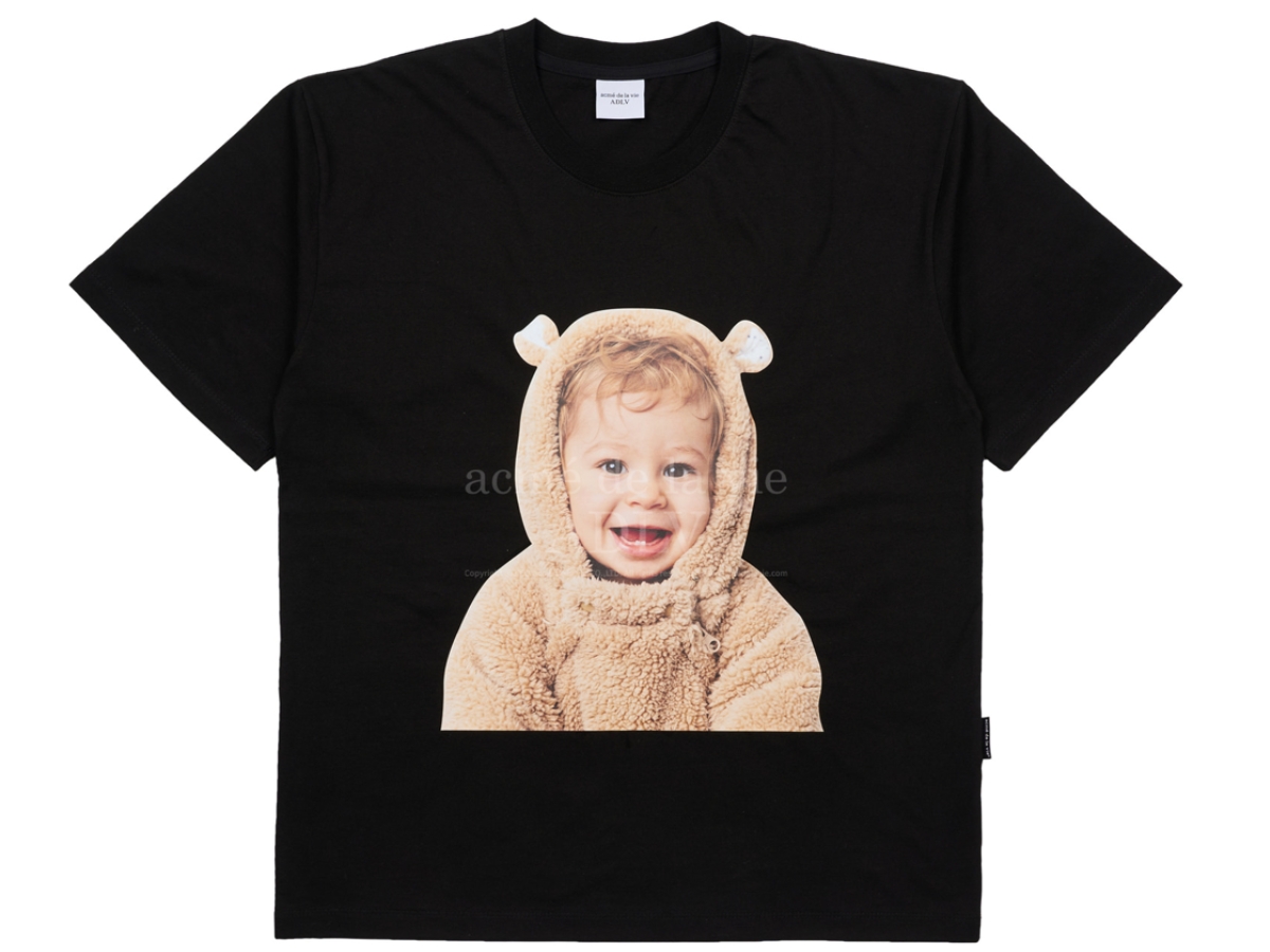 https://d2cva83hdk3bwc.cloudfront.net/acm--de-la-vie-baby-face-bear-doll-short-sleeve-t-shirt-black-1.jpg