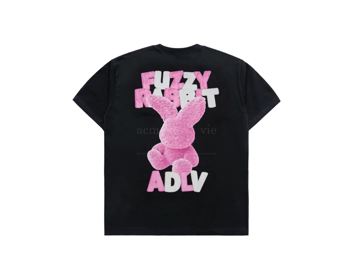 https://d2cva83hdk3bwc.cloudfront.net/acm-de-la-vie-fuzzy-font-rabbit-short-sleeve-t-shirt-black-2.jpg