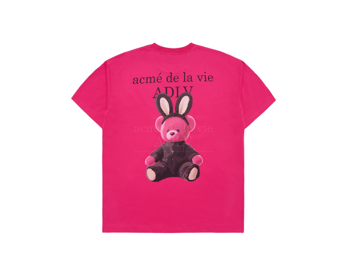 https://d2cva83hdk3bwc.cloudfront.net/acm-de-la-vie-rabbit-bear-doll-logo-short-sleeve-t-shirt-pink-2.jpg