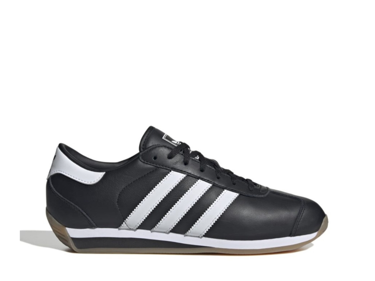 https://d2cva83hdk3bwc.cloudfront.net/adidas-country-ii-core-black-1.jpg
