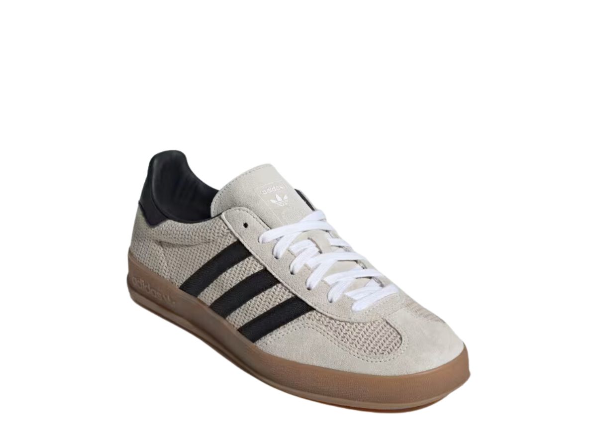 https://d2cva83hdk3bwc.cloudfront.net/adidas-gazelle-indoor-aluminum-core-black-3.jpg