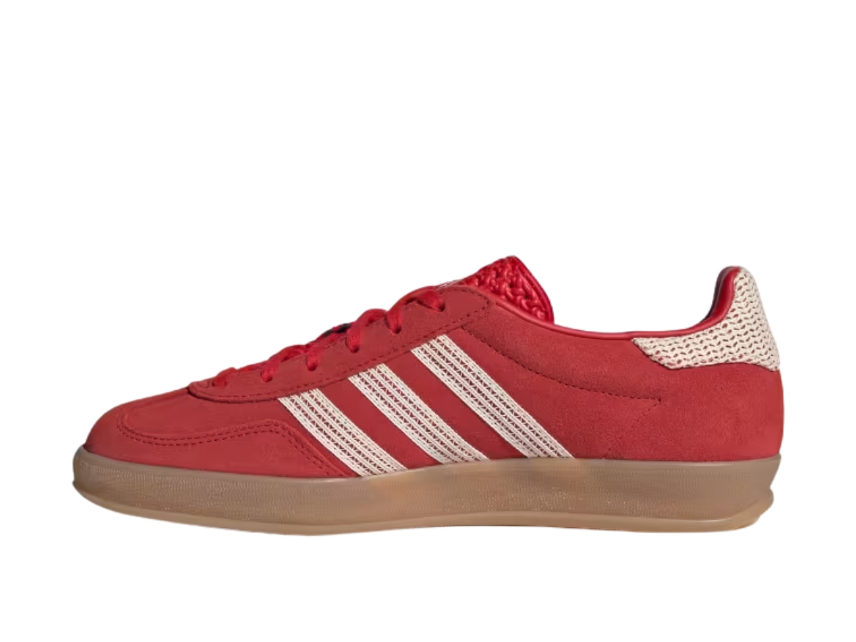 https://d2cva83hdk3bwc.cloudfront.net/adidas-gazelle-indoor-better-scarlet-wonder-white-gum-w-2.jpg
