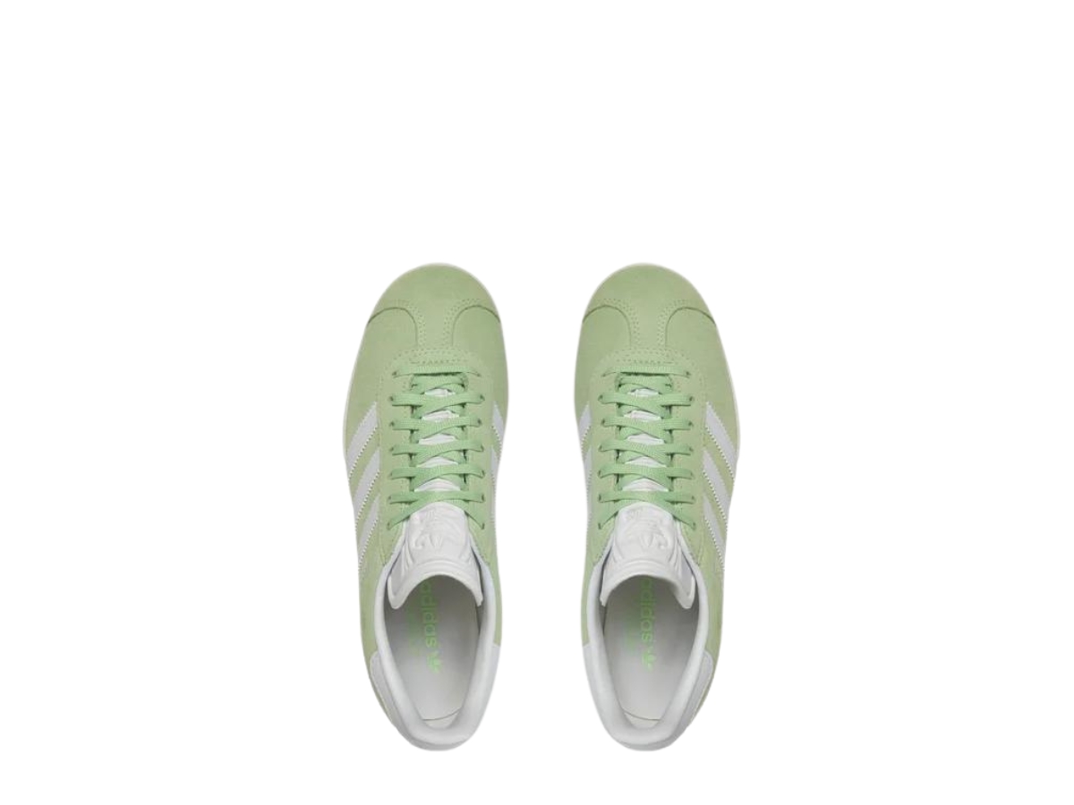 https://d2cva83hdk3bwc.cloudfront.net/adidas-gazelle-semi-green-spark-w-3.jpg
