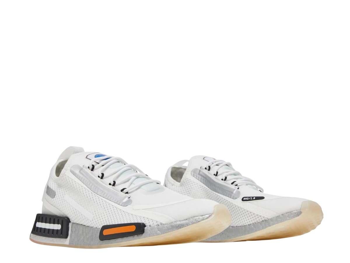 https://d2cva83hdk3bwc.cloudfront.net/adidas-nmd-r1-spectoo-nasa-cloud-white-3.jpg