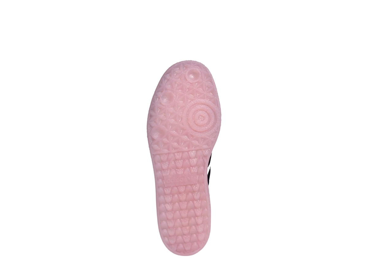 https://d2cva83hdk3bwc.cloudfront.net/adidas-sambae-hello-kitty-shoes-w-4.jpg