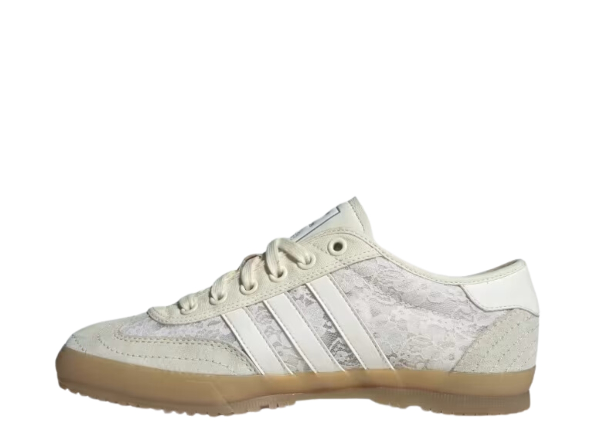 https://d2cva83hdk3bwc.cloudfront.net/adidas-tischtennis-naked-copenhagen-silvery-daisy-lace-pack-w-2.jpg