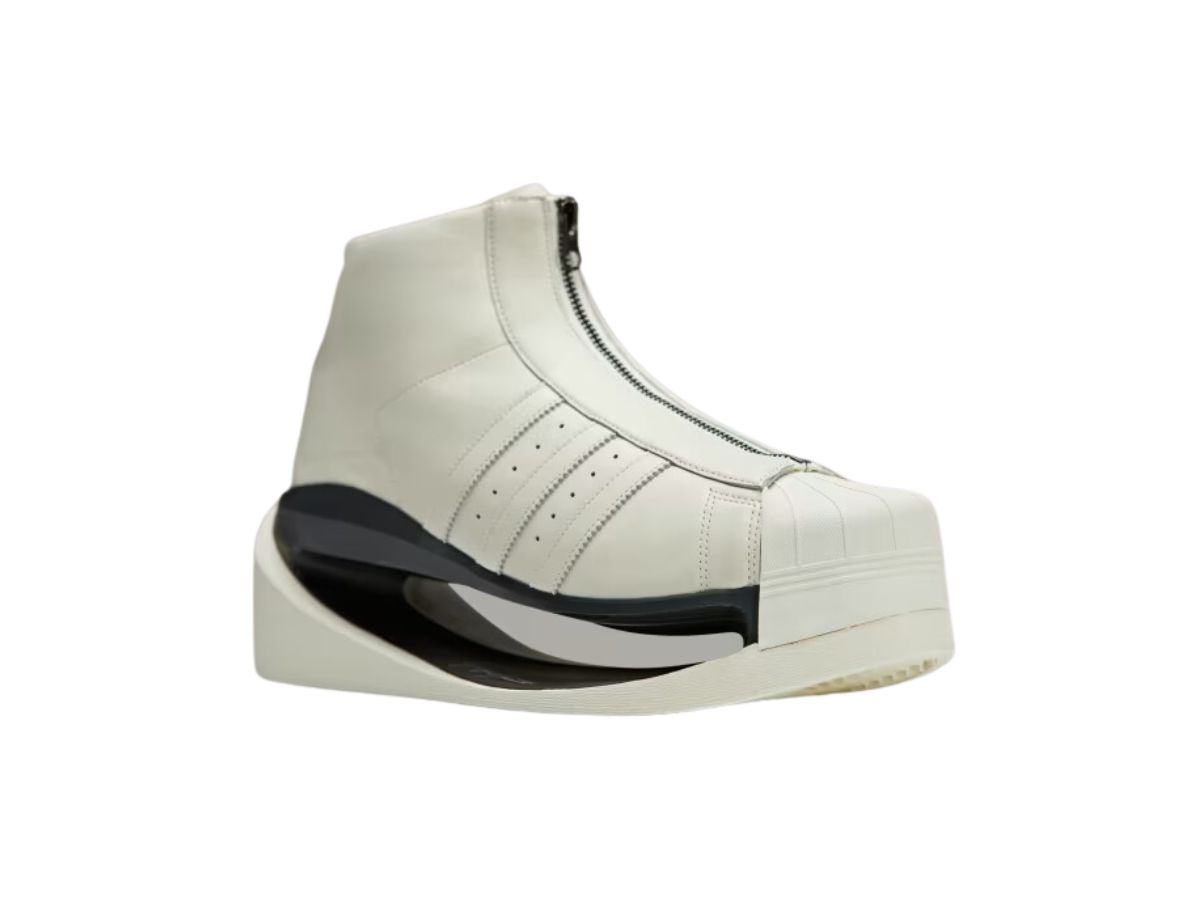 https://d2cva83hdk3bwc.cloudfront.net/adidas-y-3-gendo-pro-model-off-white-3.jpg