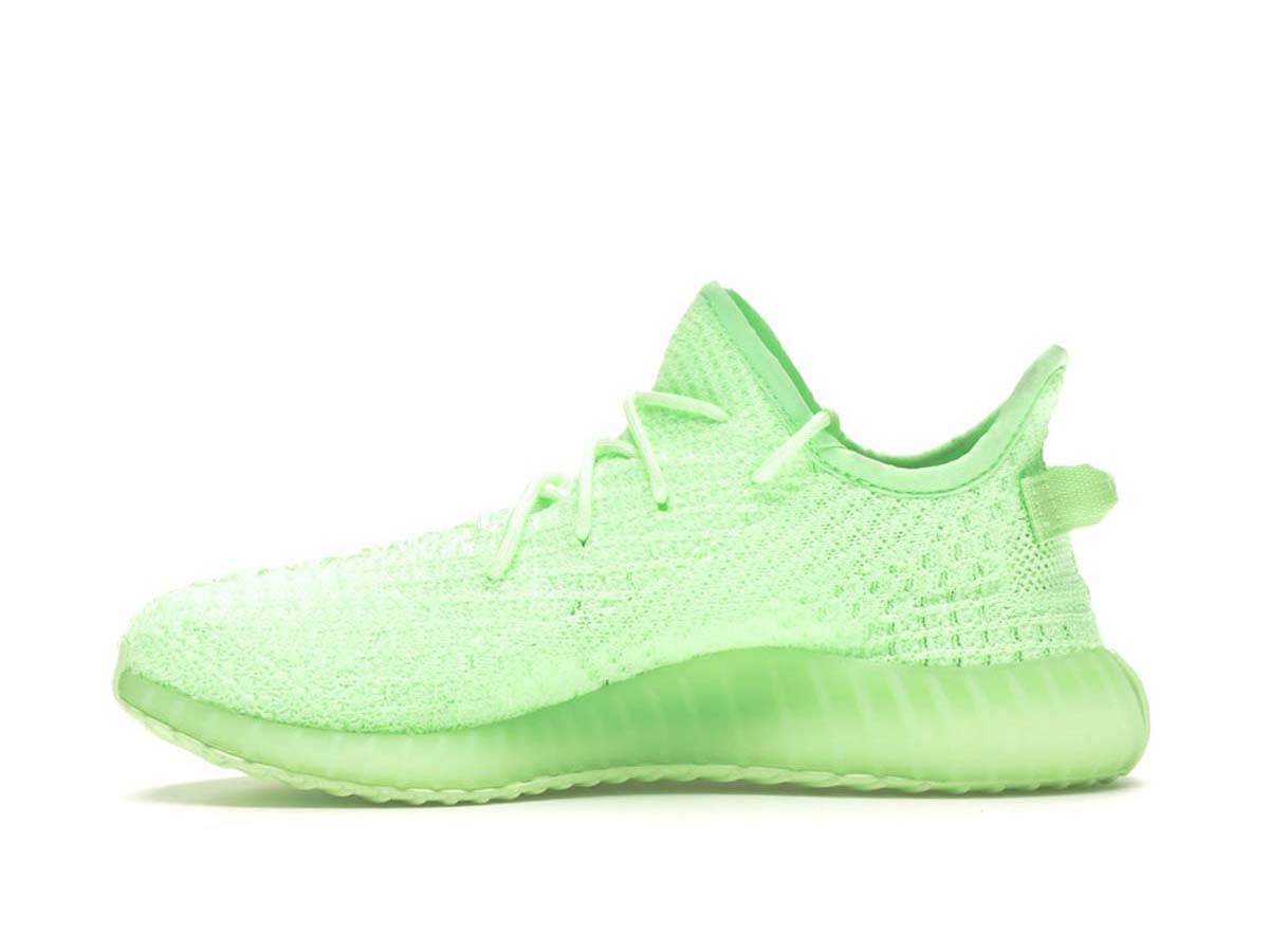 https://d2cva83hdk3bwc.cloudfront.net/adidas-yeezy-boost-350-v2-glow-kids-2.jpg