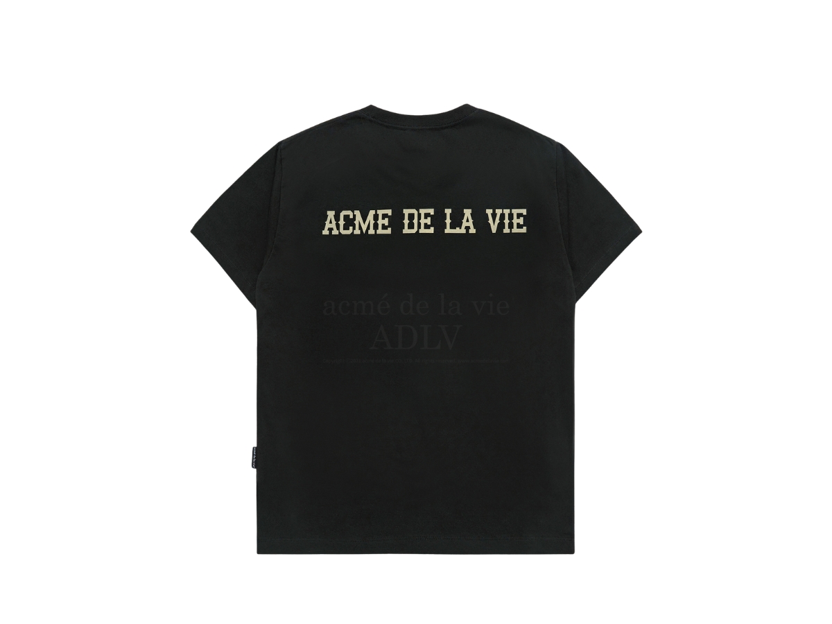 https://d2cva83hdk3bwc.cloudfront.net/adlv-tsaadlvclbfsstsb-acm-de-la-vie-cowboy-lettering-baby-face-short-sleeve-t-shirt-black-2.jpg