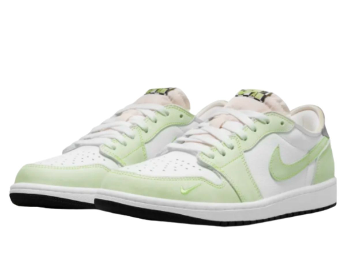 https://d2cva83hdk3bwc.cloudfront.net/air-jordan-1-low-og--ghost-green--3.jpg