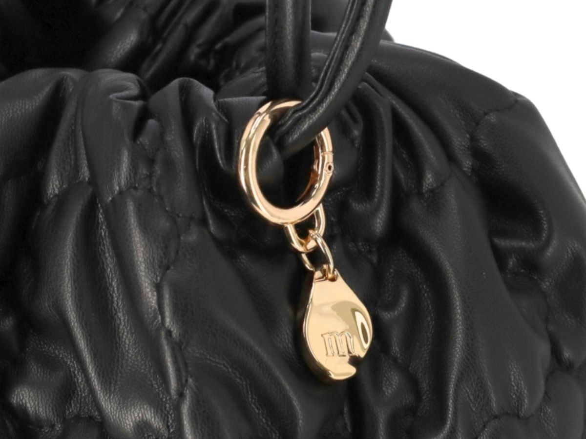 https://d2cva83hdk3bwc.cloudfront.net/alice-martha_alice-martha-fla-bag--black--2.jpg