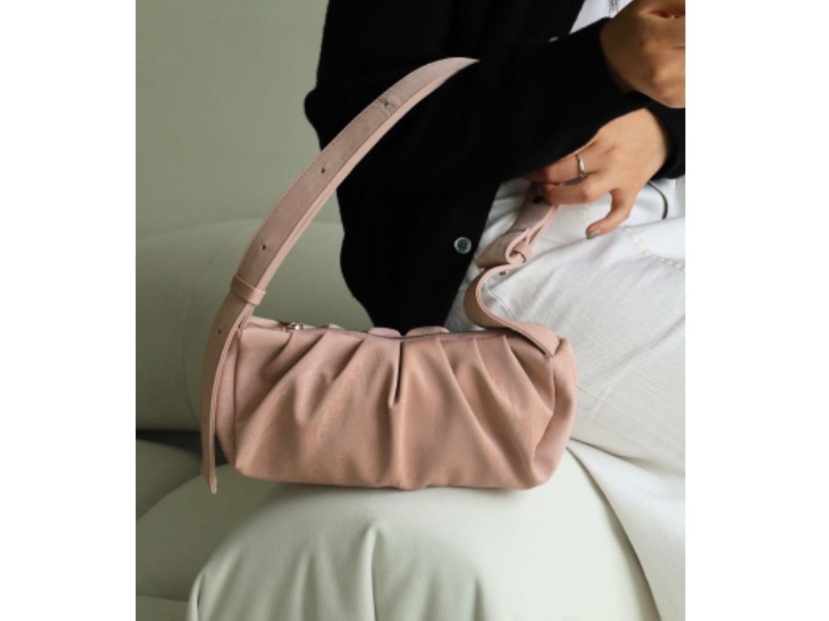 https://d2cva83hdk3bwc.cloudfront.net/alice-martha_alice-martha-mini-wovenfabric-bag--pink--4.jpg