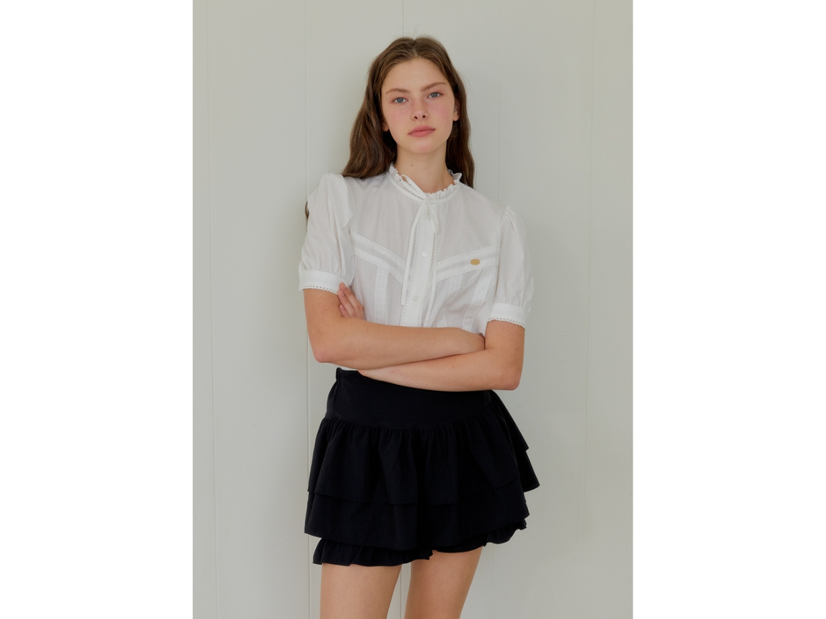 https://d2cva83hdk3bwc.cloudfront.net/anoetic-anc-french-frill-blouse-white-4.jpg