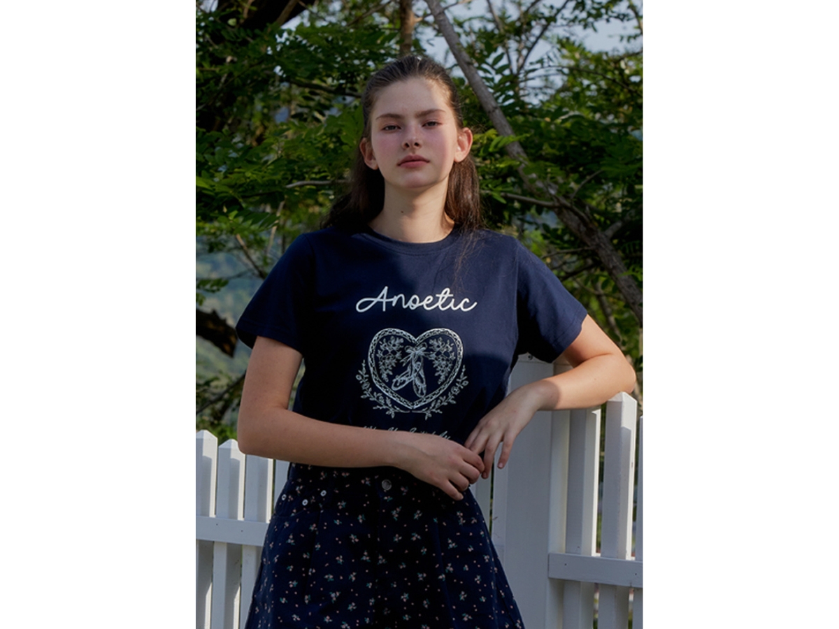https://d2cva83hdk3bwc.cloudfront.net/anoetic-anc-love-basic-t-shirt-navy-3.jpg