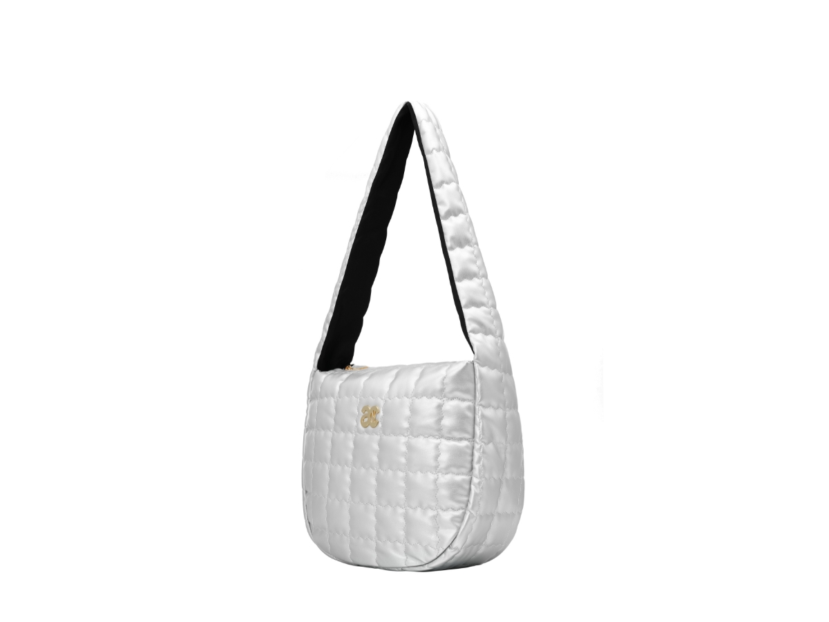 https://d2cva83hdk3bwc.cloudfront.net/anoetic-anc-quilting-big-bag-silver-2.jpg