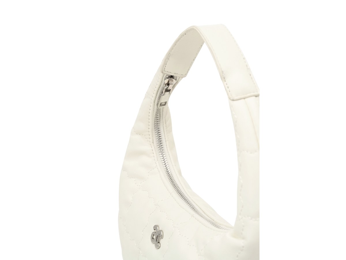 https://d2cva83hdk3bwc.cloudfront.net/anoetic-anc-quilting-tote-bag-ivory-5.jpg