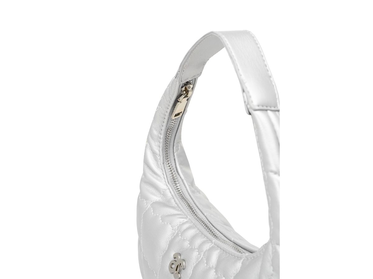 https://d2cva83hdk3bwc.cloudfront.net/anoetic-anc-quilting-tote-bag-silver-5.jpg