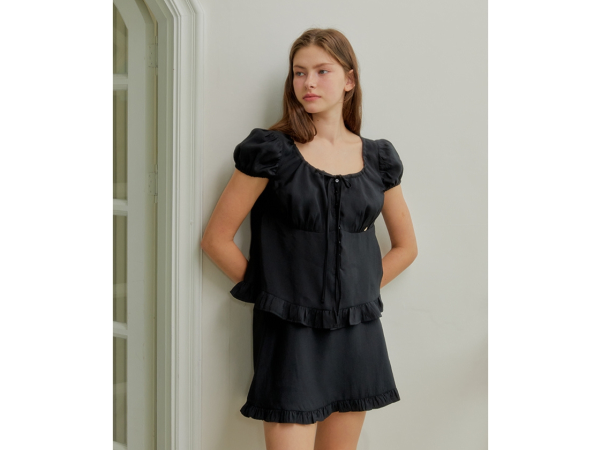 https://d2cva83hdk3bwc.cloudfront.net/anoetic-frill-mini-skirt-black-3.jpg
