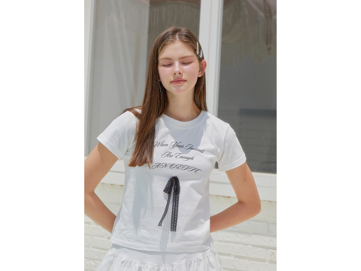 https://d2cva83hdk3bwc.cloudfront.net/anoetic-lace-ribbon-t-shirt-white-3.jpg
