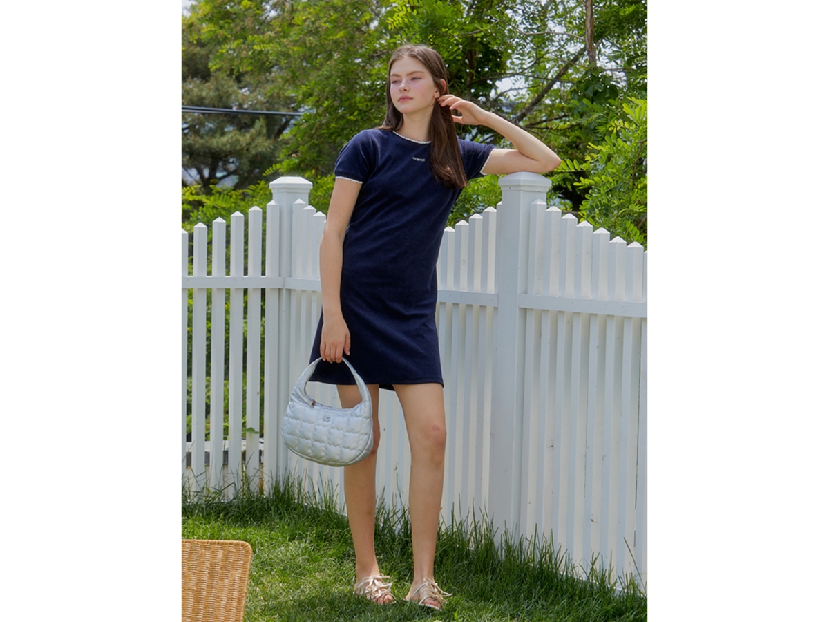 https://d2cva83hdk3bwc.cloudfront.net/anoetic-lace-terry-one-piece-navy-3.jpg