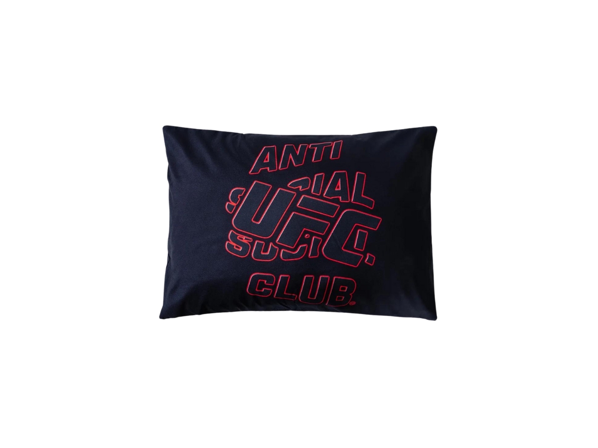 https://d2cva83hdk3bwc.cloudfront.net/anti-social-social-club-x-ufc-main-event-bed-set-black-3.jpg