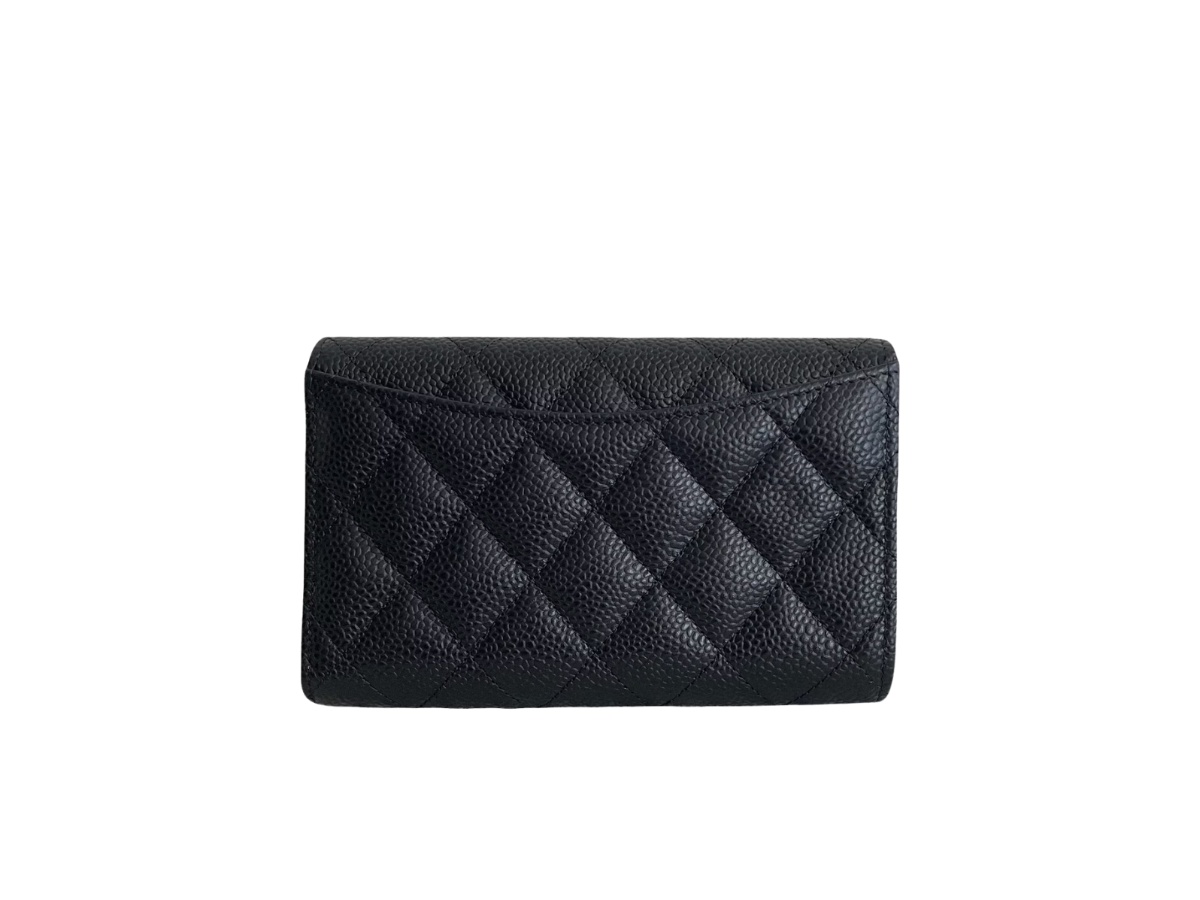 https://d2cva83hdk3bwc.cloudfront.net/ap0232-y01588-c3906-chanel-classic-flap-wallet-2.jpg