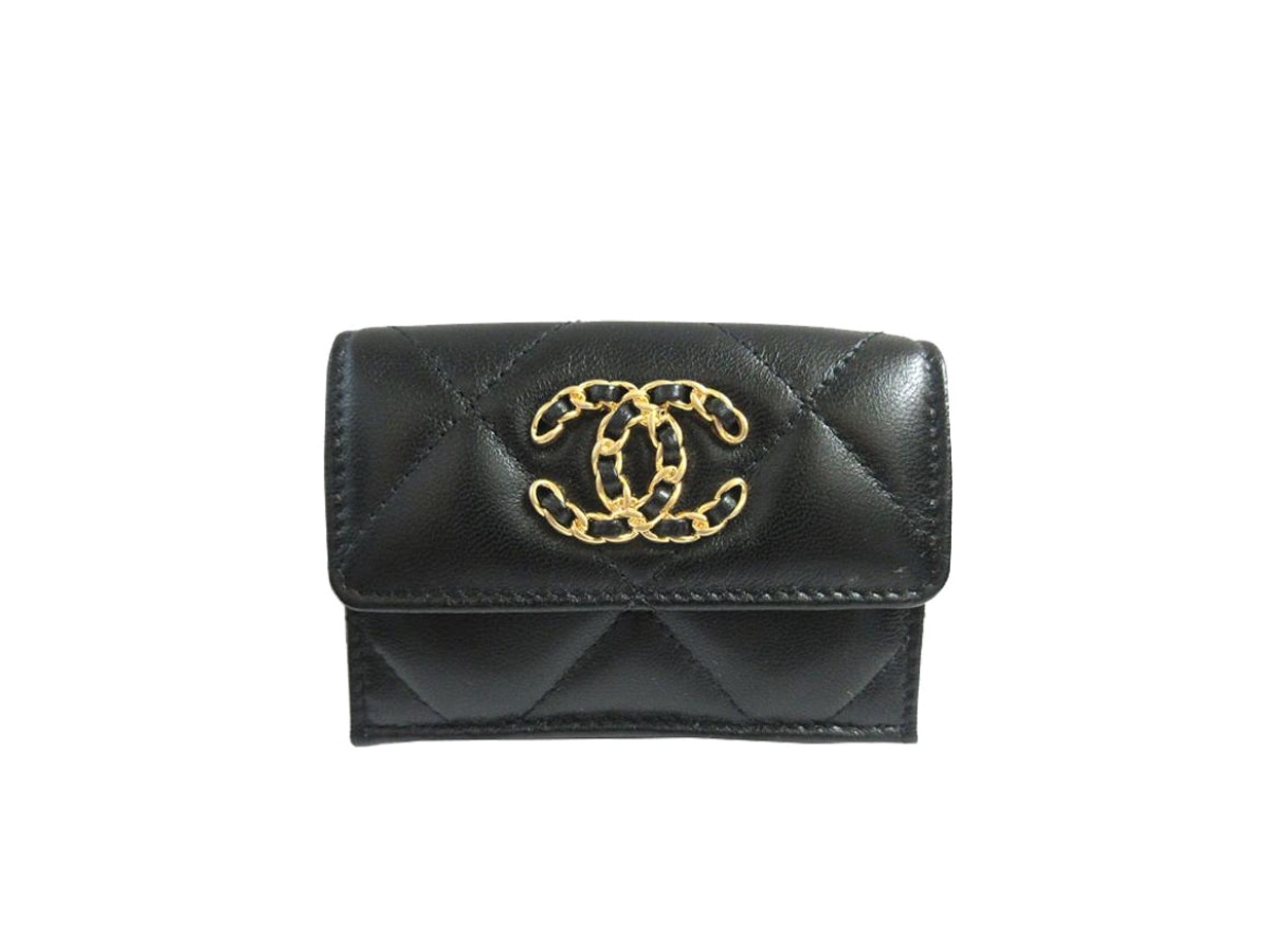 https://d2cva83hdk3bwc.cloudfront.net/ap1789-b04852-94305-chanel-19bag-wallets-1.jpg