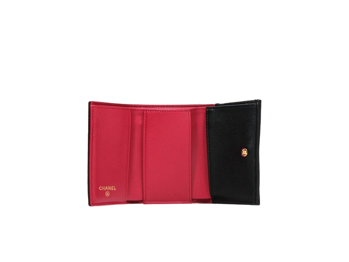 https://d2cva83hdk3bwc.cloudfront.net/ap1789-b04852-94305-chanel-19bag-wallets-2.jpg