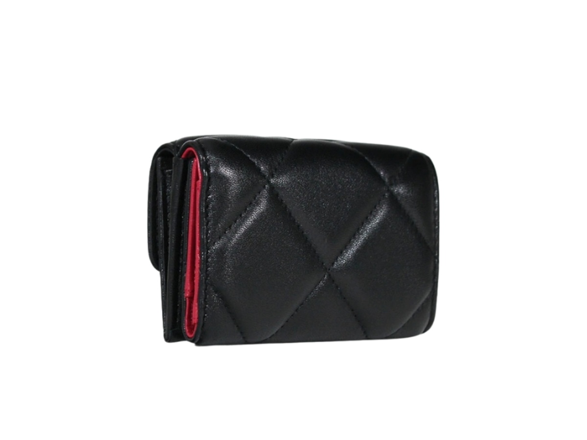 https://d2cva83hdk3bwc.cloudfront.net/ap1789-b04852-94305-chanel-19bag-wallets-3.jpg