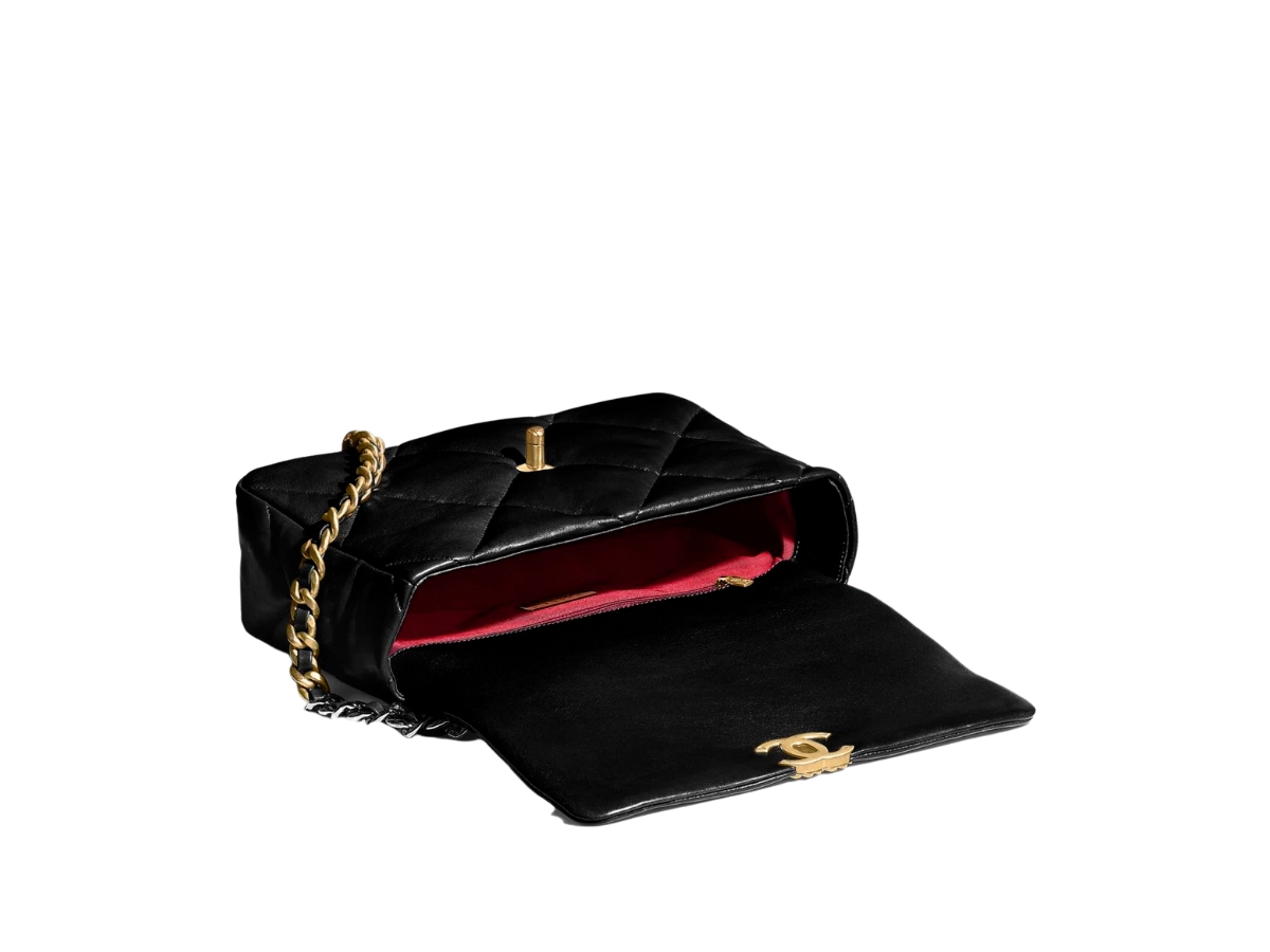 https://d2cva83hdk3bwc.cloudfront.net/as1161-b04852-94305-chanel-19-handbag-large-shiny-lambskin-black-3.jpg
