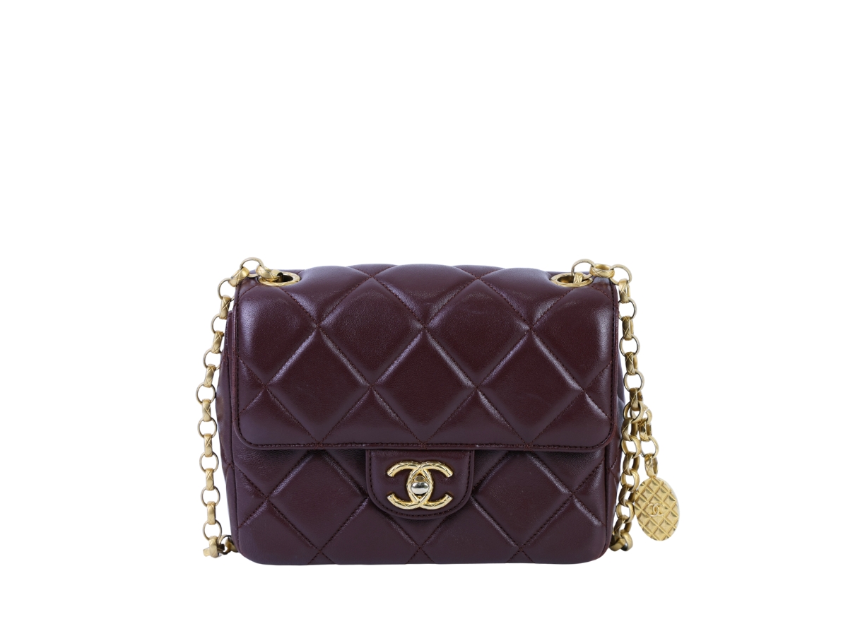 https://d2cva83hdk3bwc.cloudfront.net/as2693-b06302-nd361-chanel-mini-flap-bag-burgundy-1.jpg