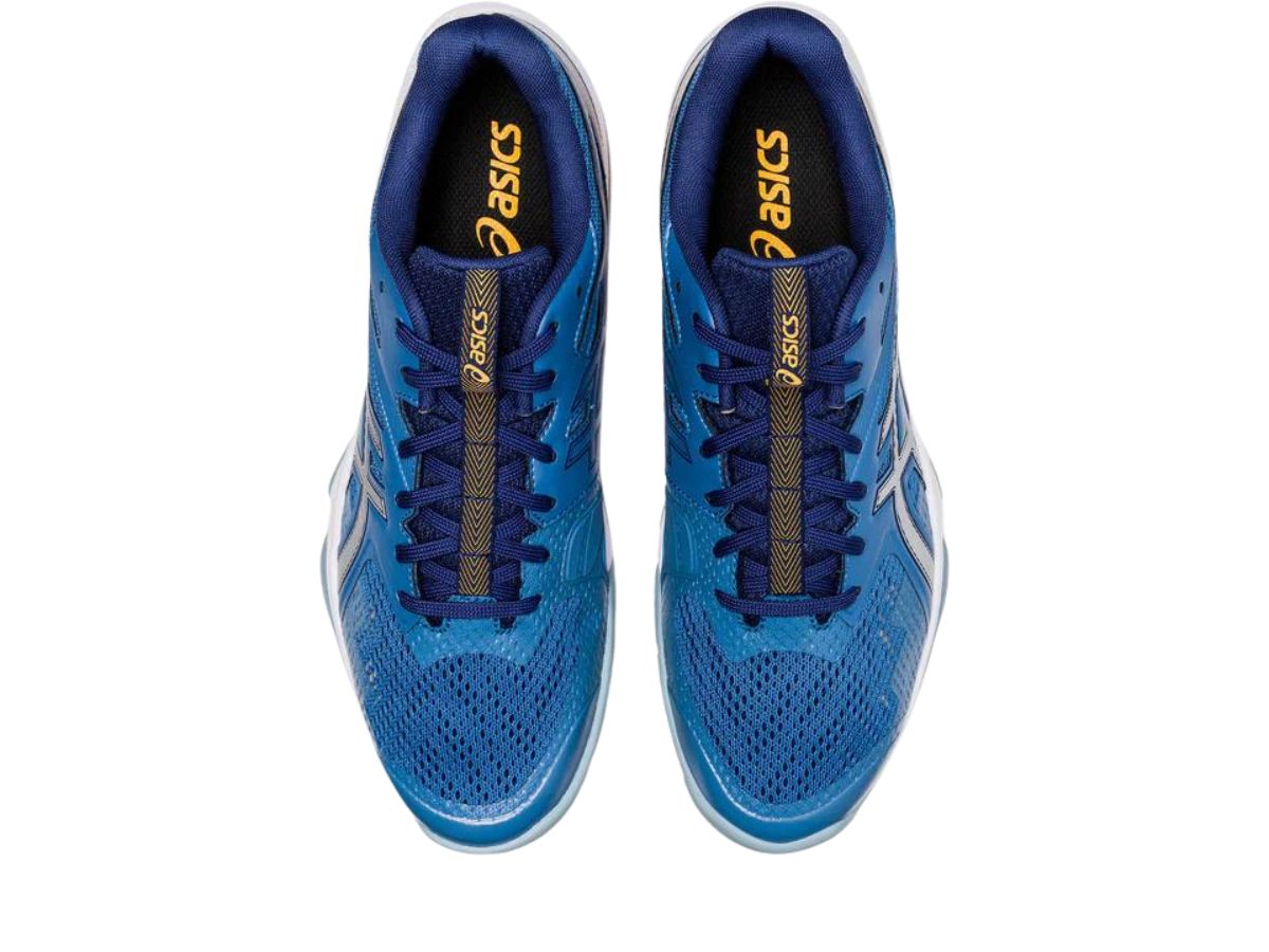 https://d2cva83hdk3bwc.cloudfront.net/asics-gel-blade-8-azure-pure-silver-6.jpg