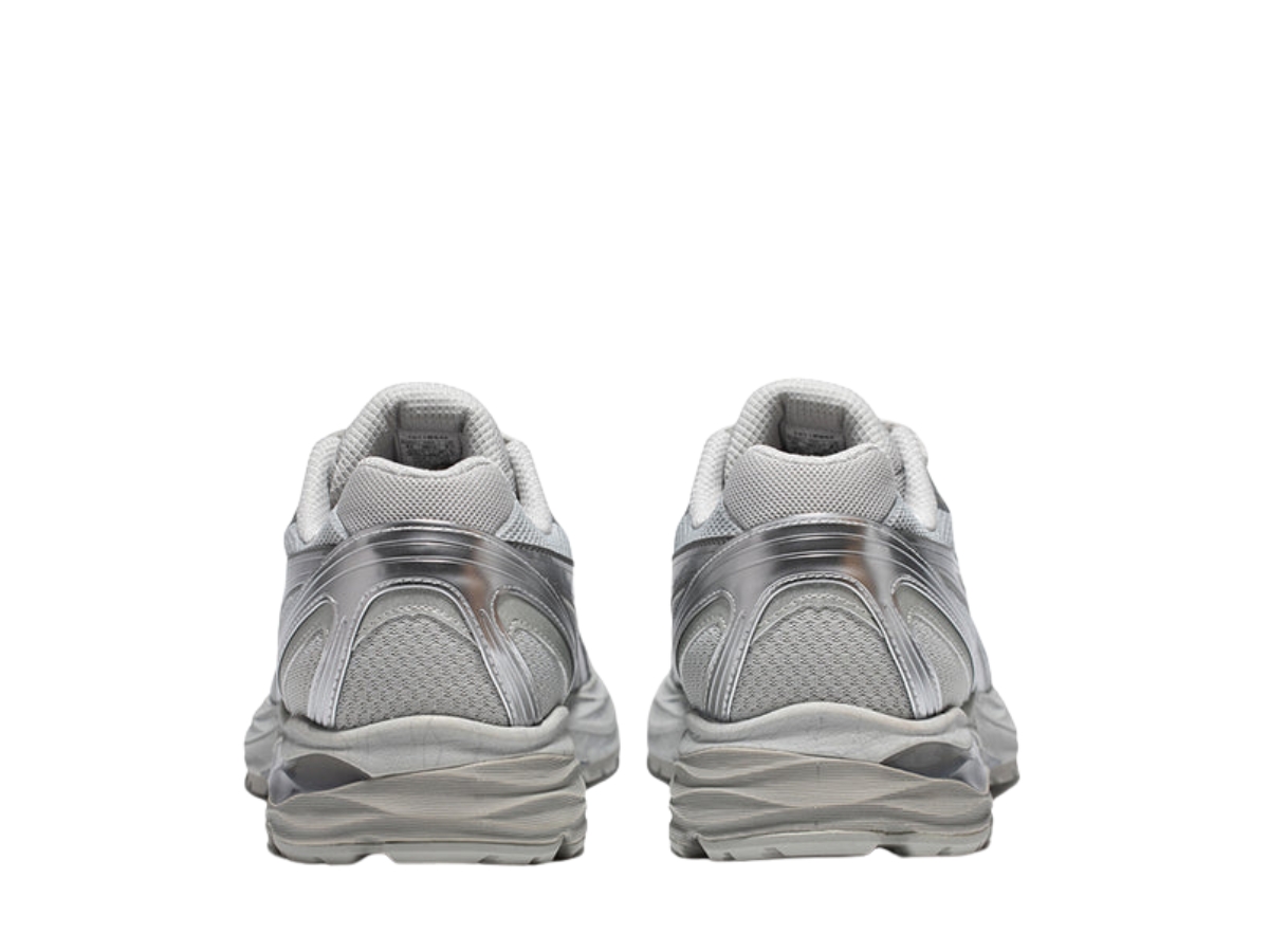 https://d2cva83hdk3bwc.cloudfront.net/asics-gel-flux-4-cn-light-grey-silver-5.jpg