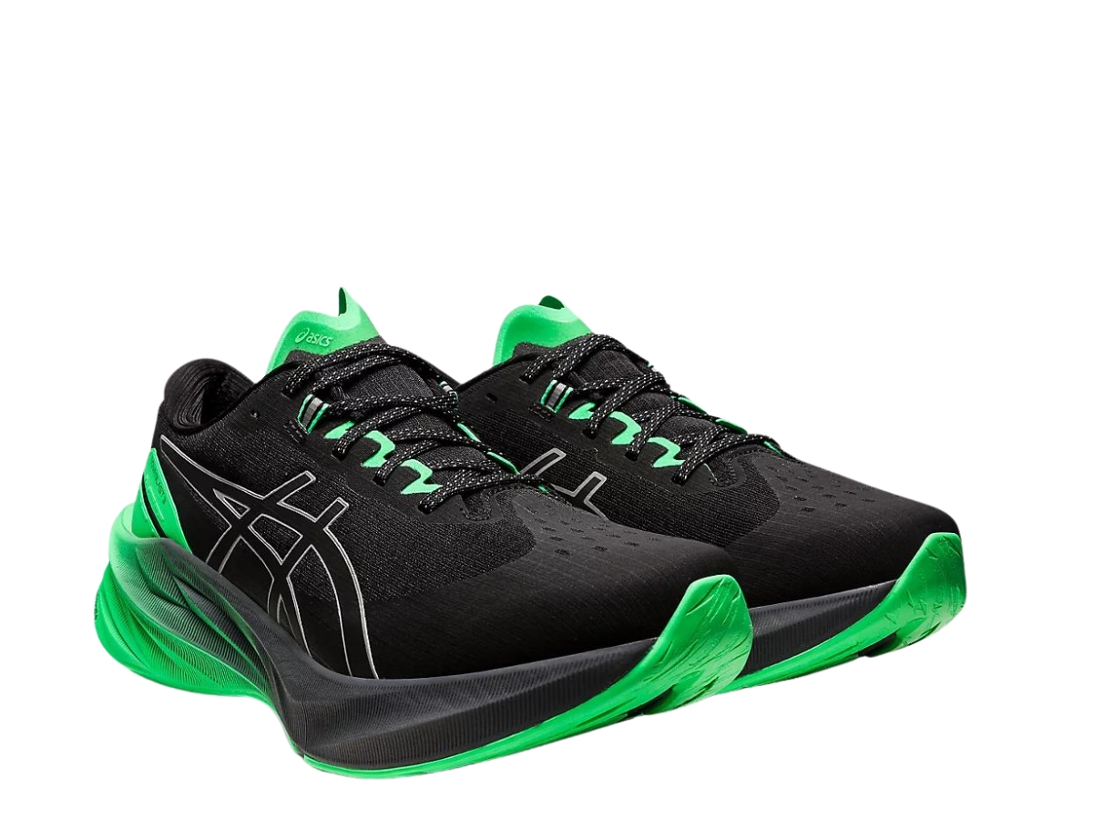 https://d2cva83hdk3bwc.cloudfront.net/asics-novablast-3-lite-show-black-new-leaf-3.jpg
