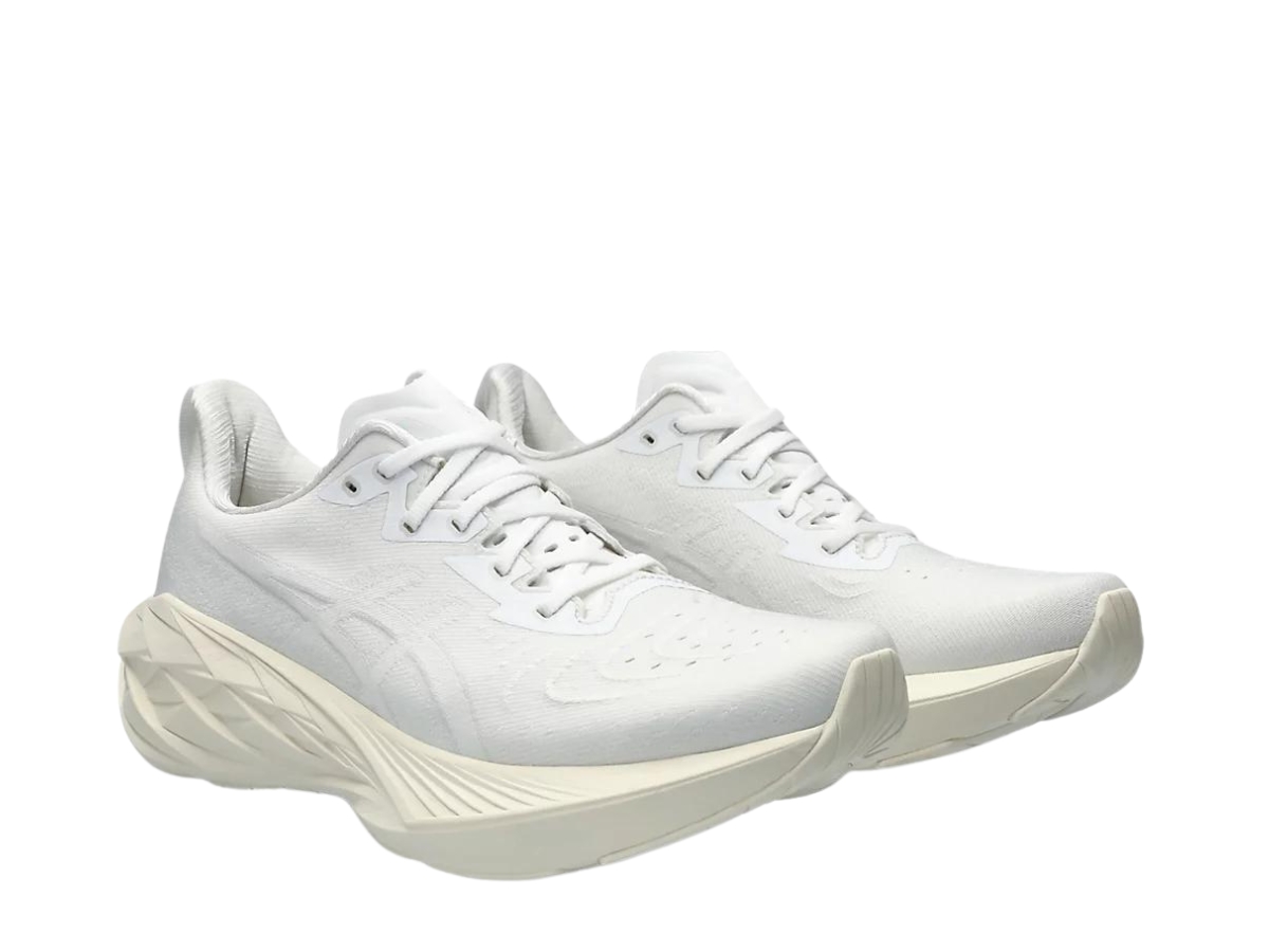 https://d2cva83hdk3bwc.cloudfront.net/asics-novablast-4-white-3.jpg
