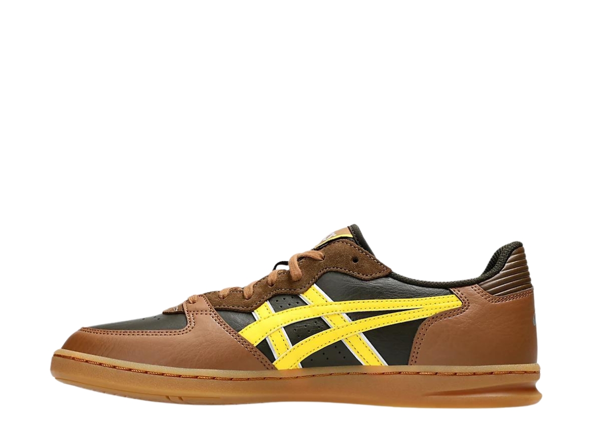 https://d2cva83hdk3bwc.cloudfront.net/asics-skyhand-og-black-coffee-tai-chi-yellow-2.jpg