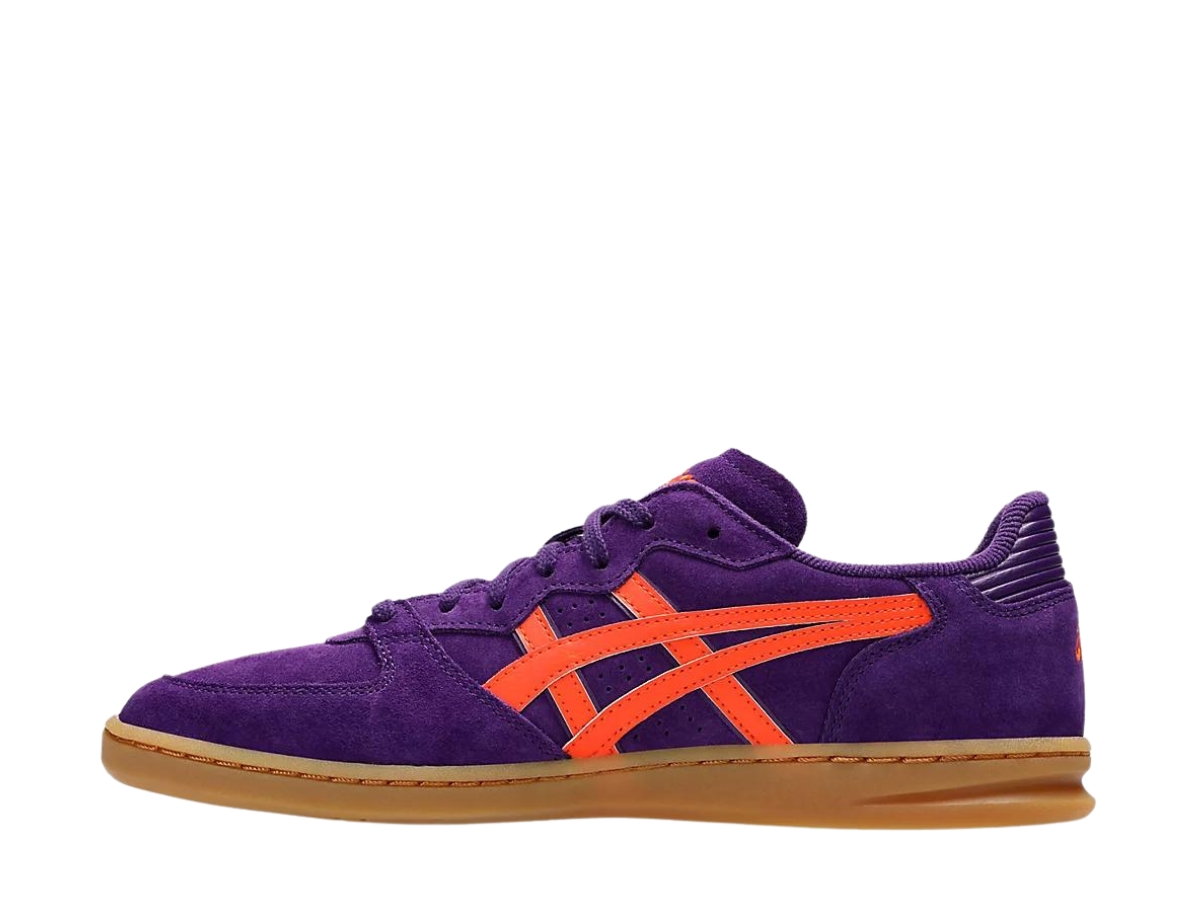 https://d2cva83hdk3bwc.cloudfront.net/asics-skyhand-og-midnight-plum-koi-2.jpg