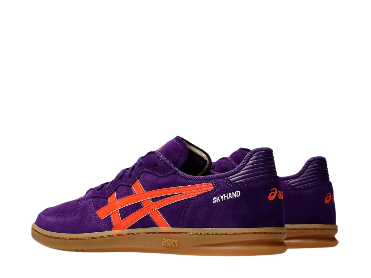 https://d2cva83hdk3bwc.cloudfront.net/asics-skyhand-og-midnight-plum-koi-6.jpg