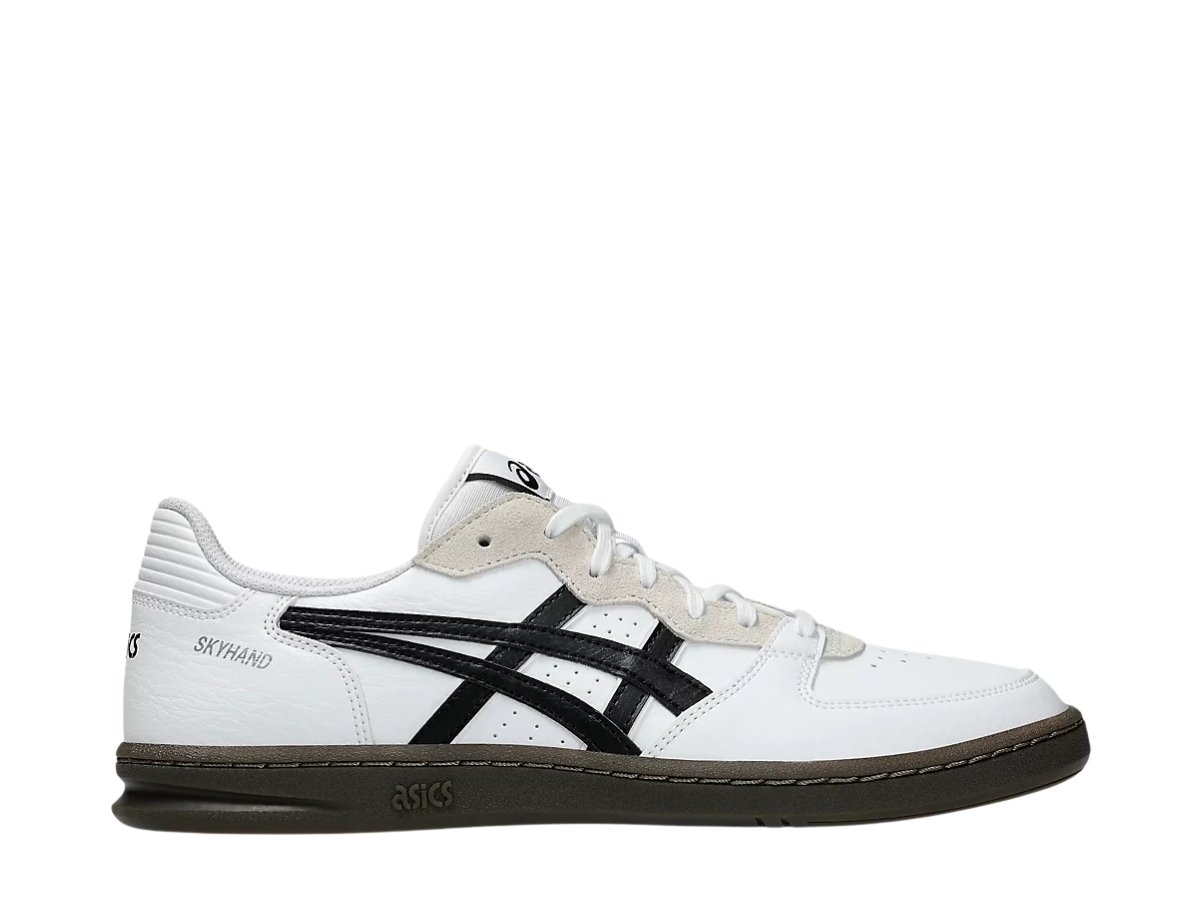 https://d2cva83hdk3bwc.cloudfront.net/asics-skyhand-og-white-black-1.jpg