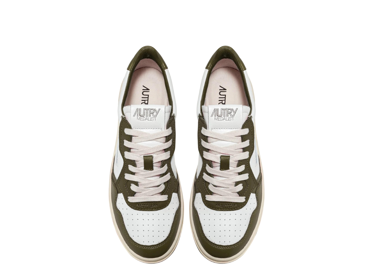https://d2cva83hdk3bwc.cloudfront.net/autry-medalist-low-sneakers-in-two-tone-leather-color-white-and-oliva--4.jpg