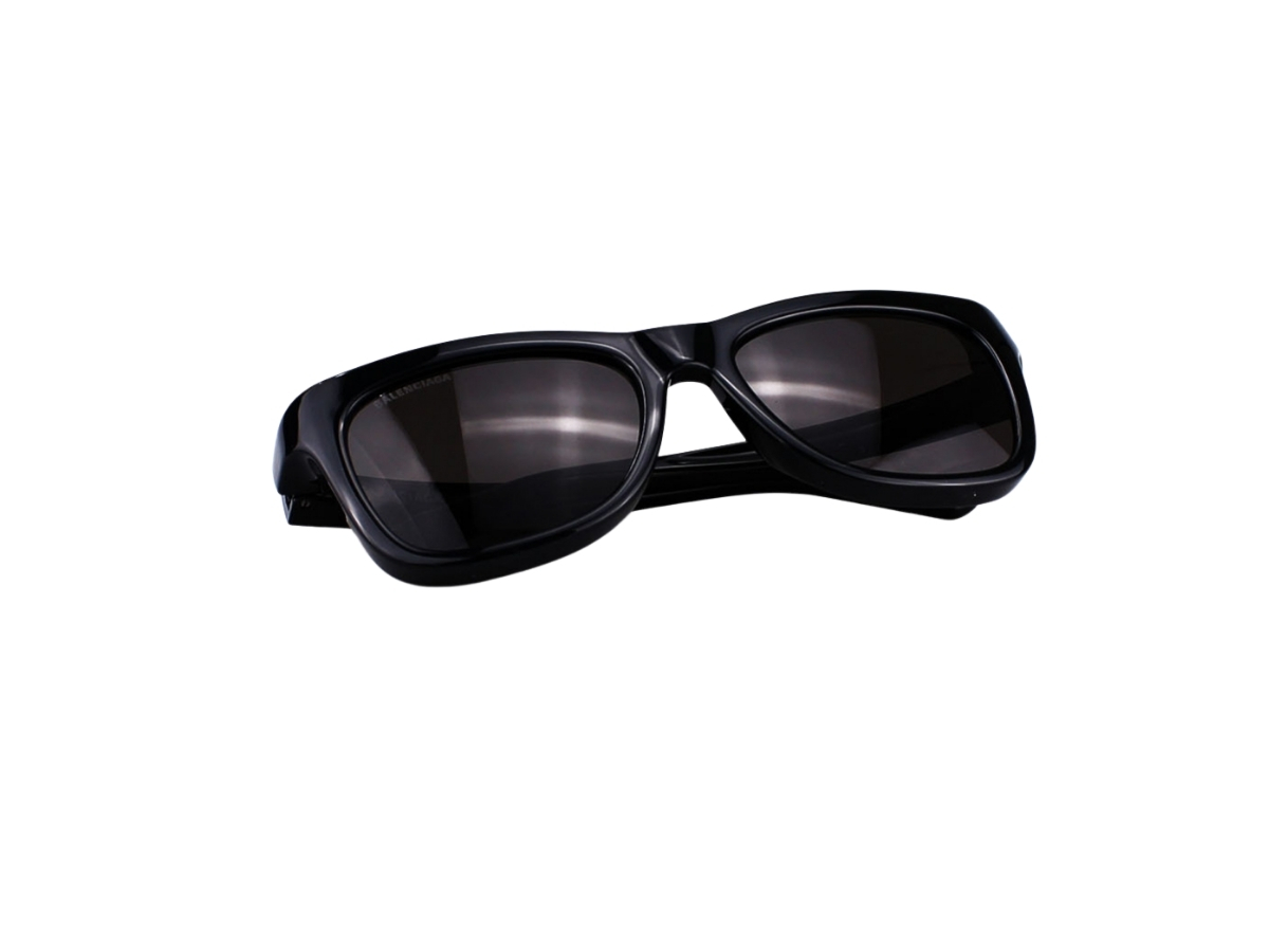 https://d2cva83hdk3bwc.cloudfront.net/balenciaga-bb0151s-001-55-sunglasses-in-black-acetate-frame-with-logo-grey-lenses-5.jpg