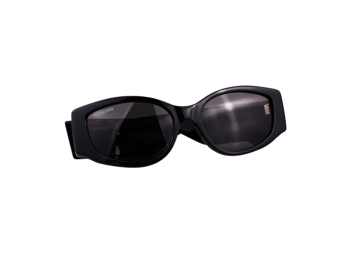 https://d2cva83hdk3bwc.cloudfront.net/balenciaga-bb0258s-001-58-sunglasses-in-black-acetate-frame-logo-with-grey-lenses-5.jpg