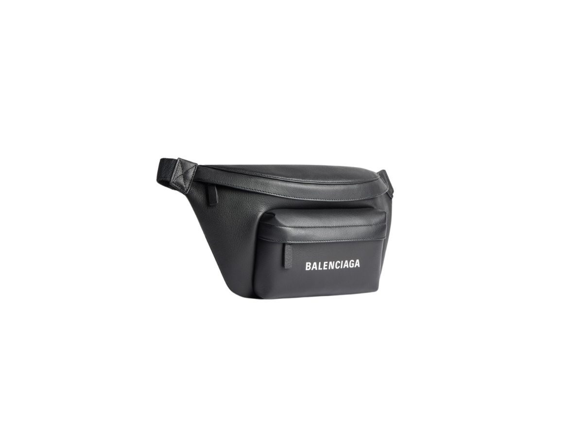 https://d2cva83hdk3bwc.cloudfront.net/balenciaga-everyday-beltpack-in-black-natural-grain-calfskin-2.jpg