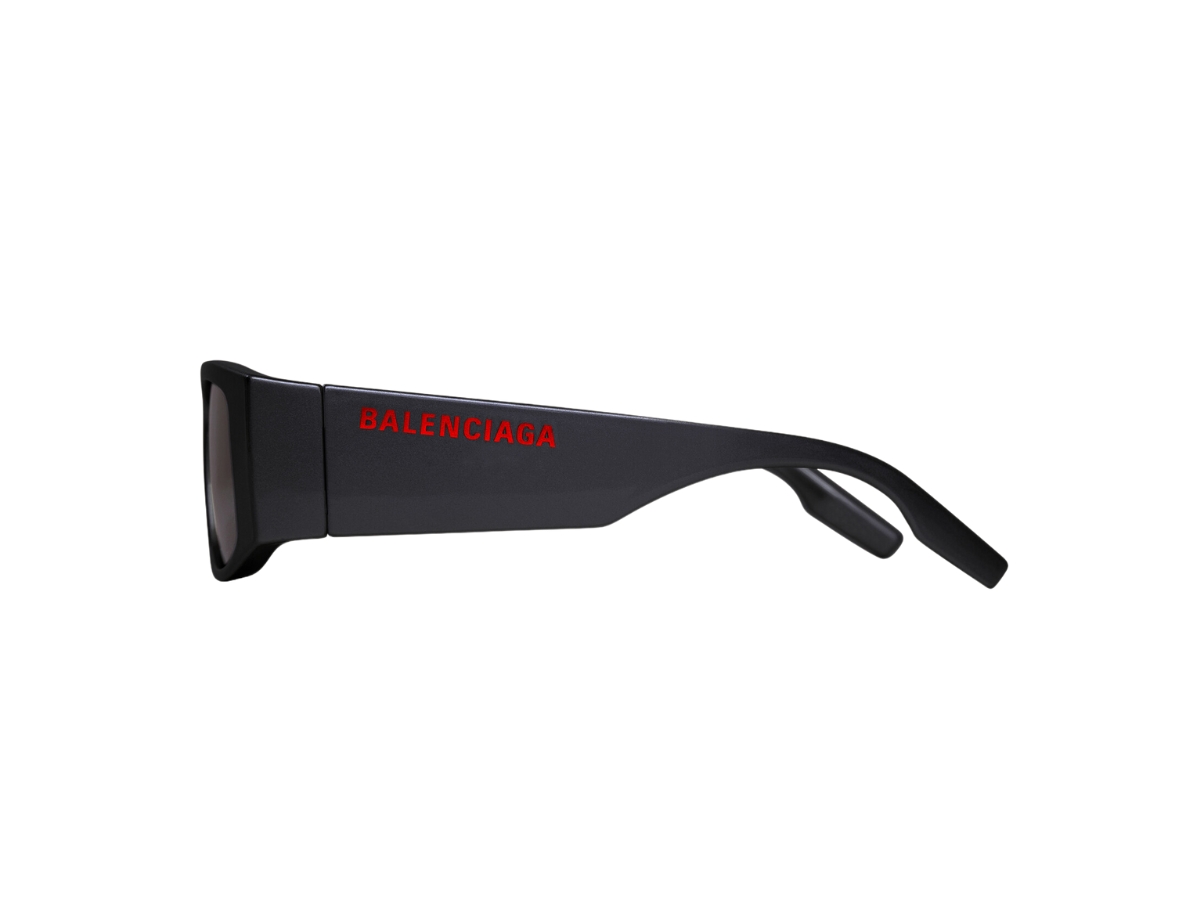 https://d2cva83hdk3bwc.cloudfront.net/balenciaga-led-frame-sunglasses-in-black-nylon-with-black-lenses-2.jpg