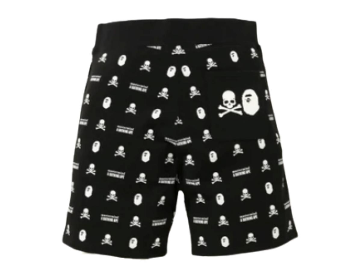 https://d2cva83hdk3bwc.cloudfront.net/bape-monogram-sweat-shorts-black-2.jpg