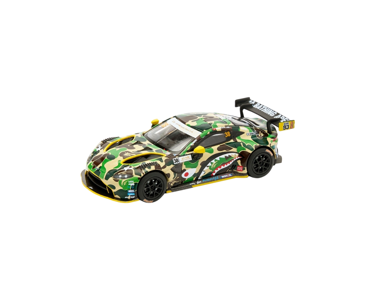 https://d2cva83hdk3bwc.cloudfront.net/bape-x-aston-martin-gt3-model-car-1-64-green-1.jpg